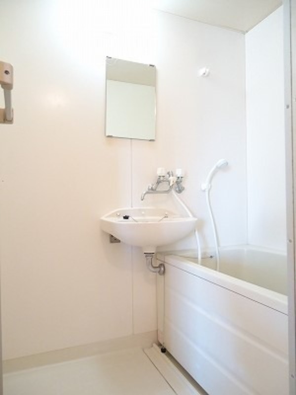 バス・シャワールーム　図面と現状に相違がある場合には現状を優先