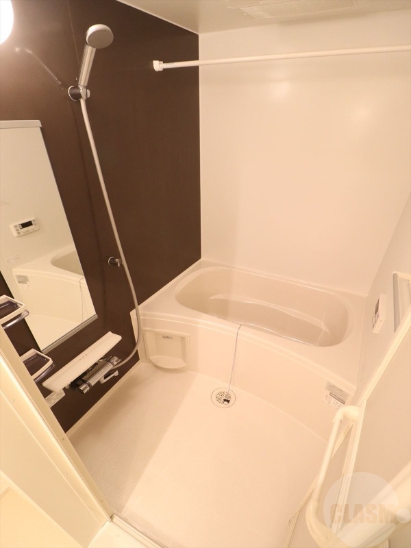 バス・シャワールーム　追い焚き機能、浴室乾燥機能付き