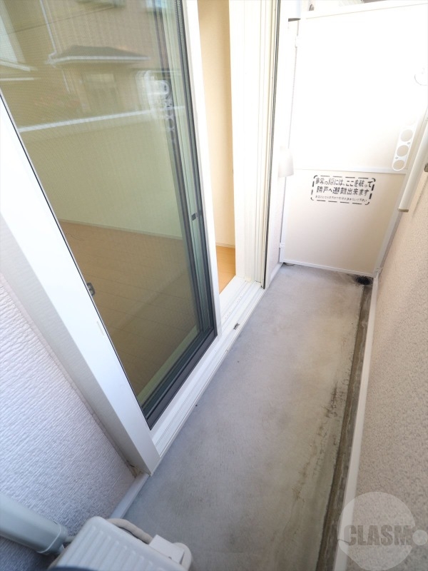 バルコニー　明るいバルコニー