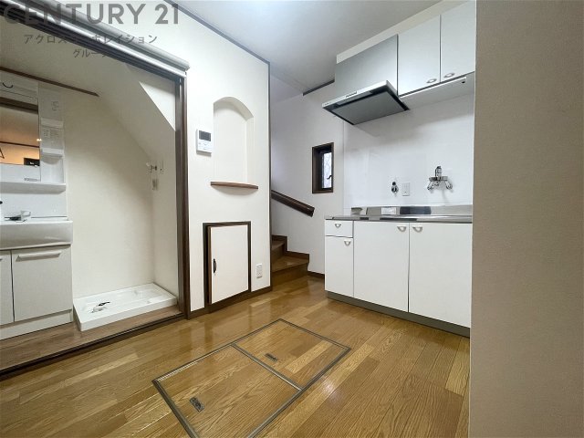 居室・リビング　こちらの居間で趣味の時間をお楽しみください