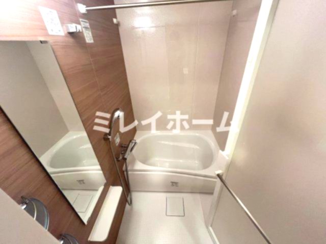 バス・シャワールーム　同建物内、別のお部屋の参考写真になります。