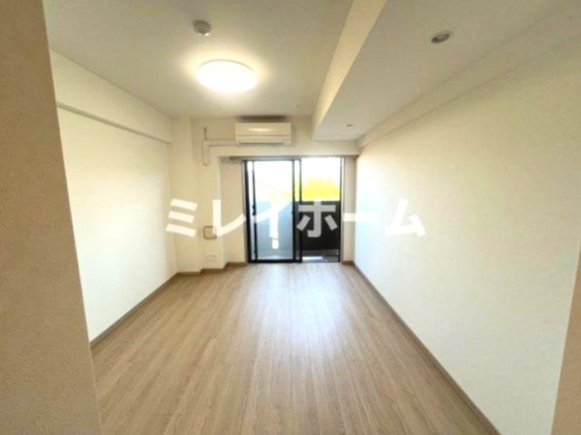 居室・リビング　同建物内、別のお部屋の参考写真になります。