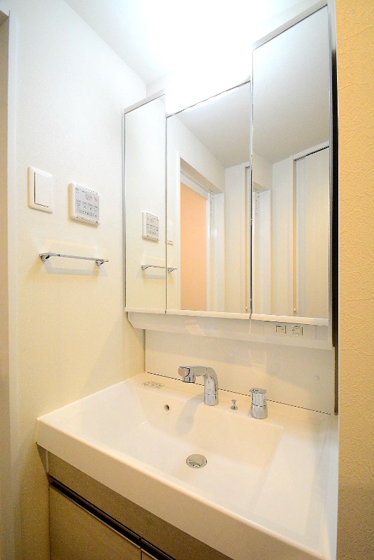 洗面設備　使いやすい洗面所です