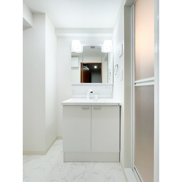 洗面設備　広い洗面スペース