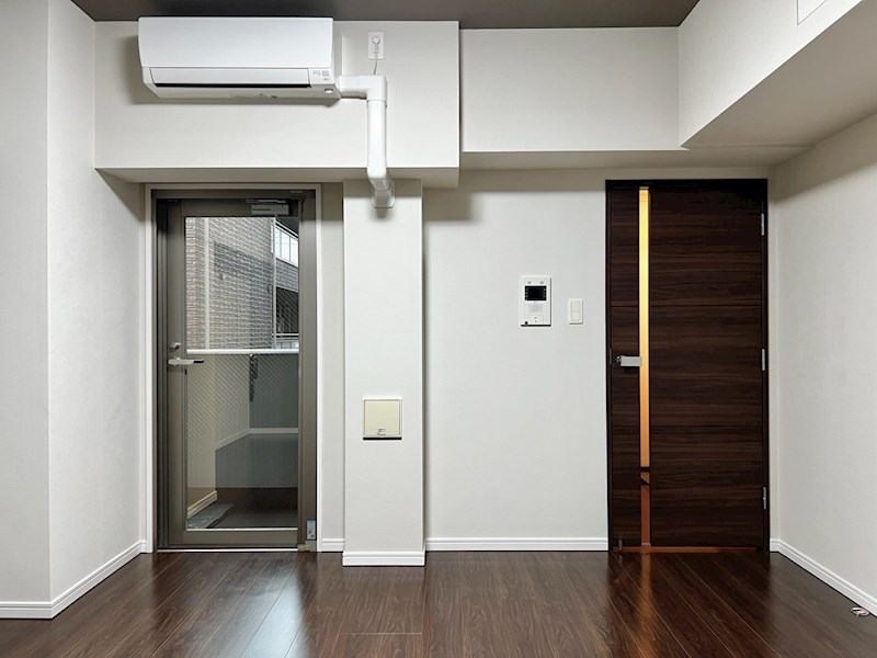 居室・リビング　※別タイプの参考画像になります。床の色が異なります。