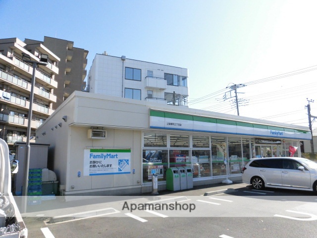 コンビニ　ファミリーマート（コンビニ）まで728m