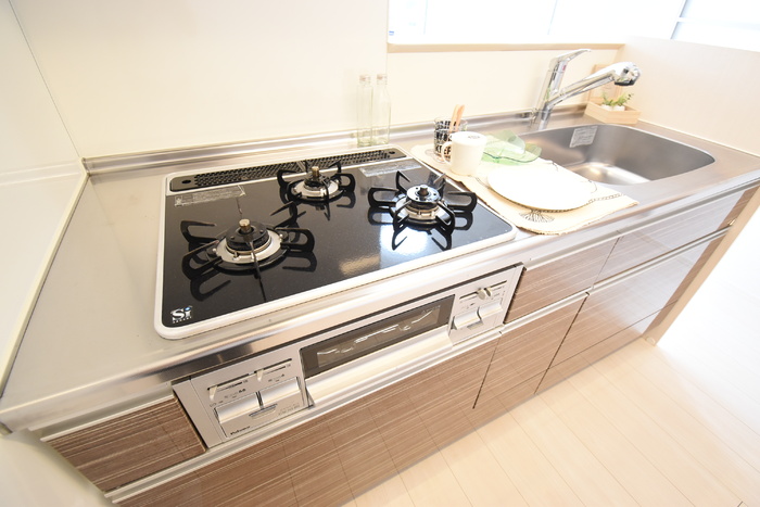 キッチン　３口ガスコンロビルトインキッチン
