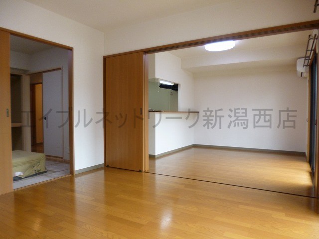 居室・リビング　（別部屋参考イメージ）10帖のリビングです♪