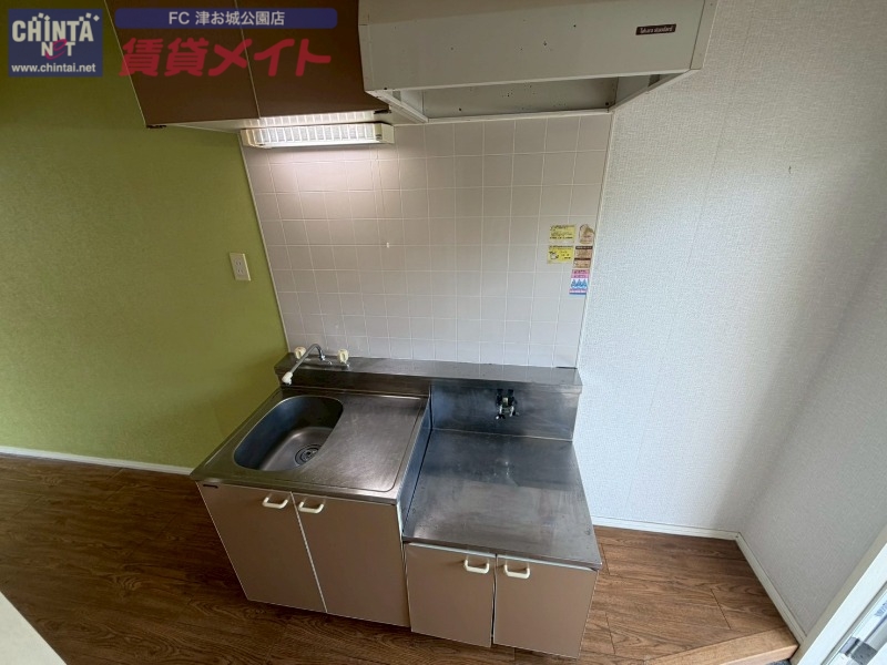 キッチン　別部屋参考写真です。