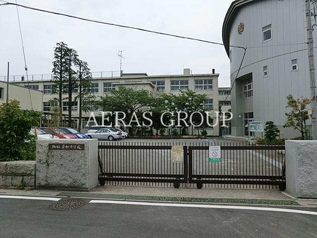 中学校　草加市立草加中学校（中学校）まで505m