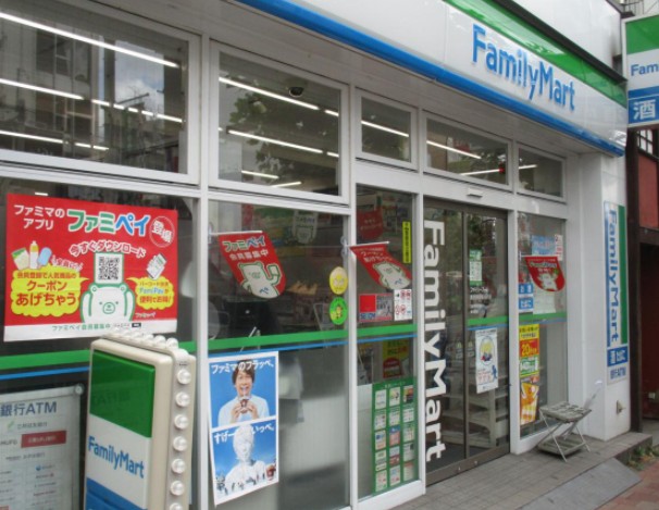 コンビニ　ファミリーマート 高田馬場早稲田通り店（コンビニ）まで214m