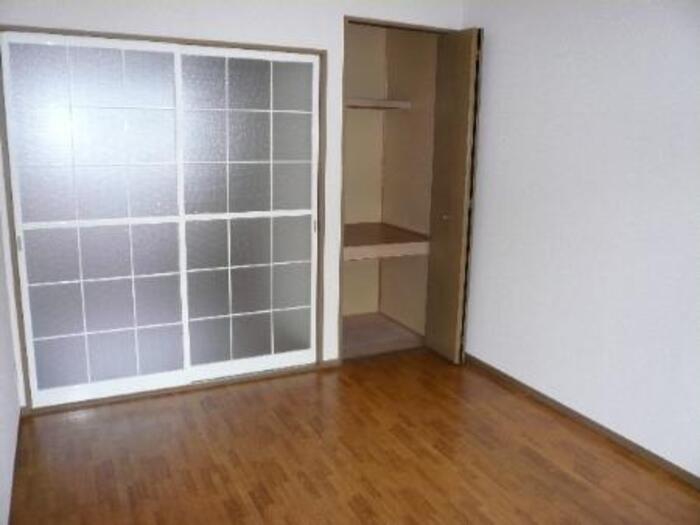 居室・リビング　洋室2