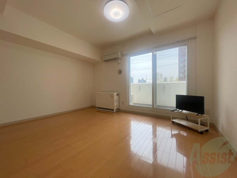 居室・リビング　広くてキレイなお部屋が広がっていて、充実した生活が送れそう。