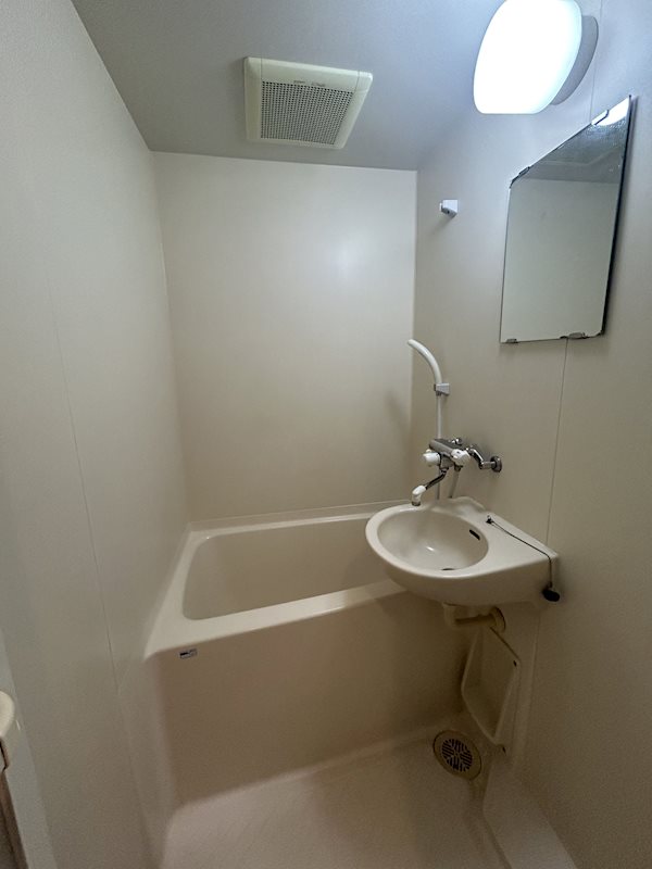 洗面設備　洗面台　※別号室参考写真