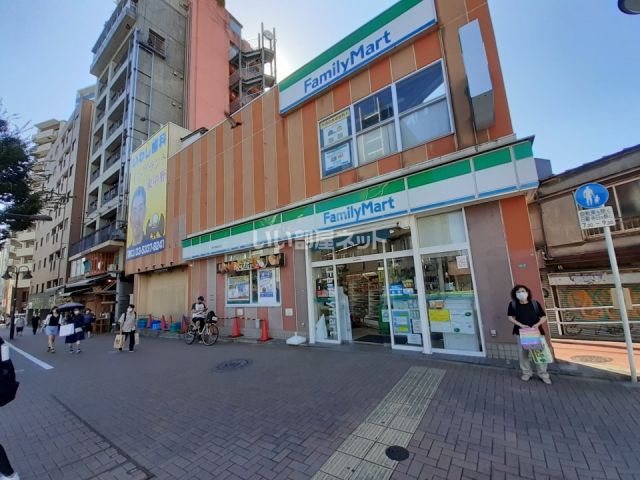 コンビニ　ファミリーマート東中野駅前店（コンビニ）まで116m