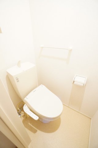 トイレ　※同物件・反転タイプの写真です。