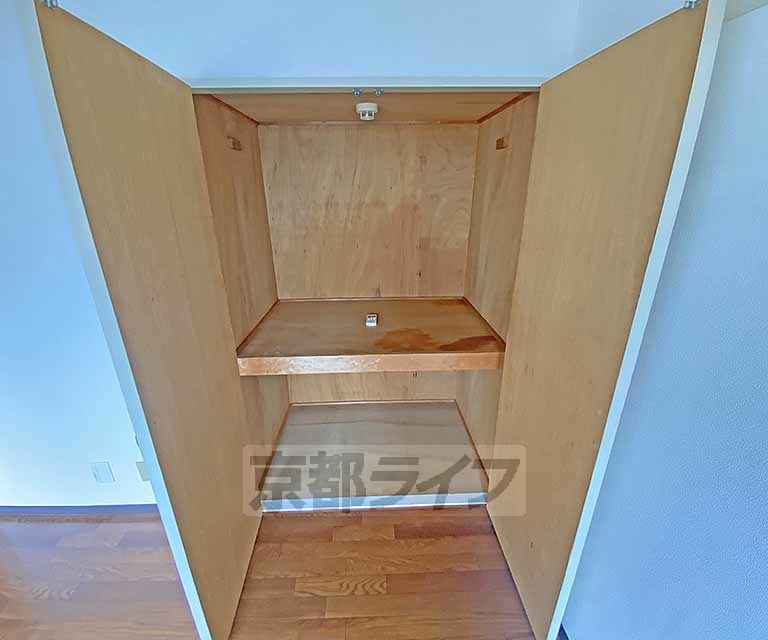 収納　天井高で大容量のクローゼットです。