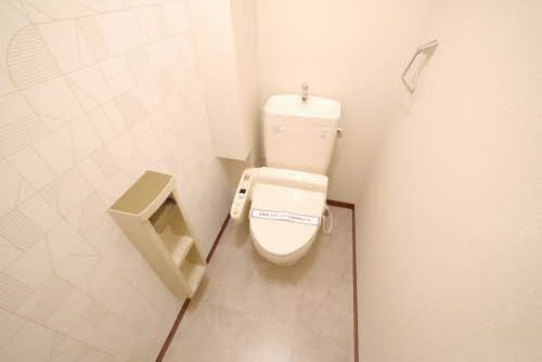 トイレ　温水洗浄便座