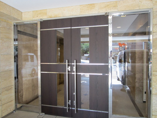 エントランス　エントランスも綺麗でオシャレです。