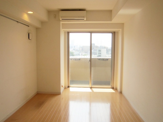 居室・リビング　明るく清潔感あるお部屋です。