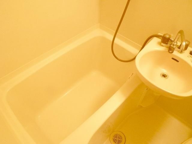 バス・シャワールーム　３点式ユニットバス