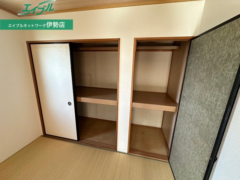収納　同型反転タイプ