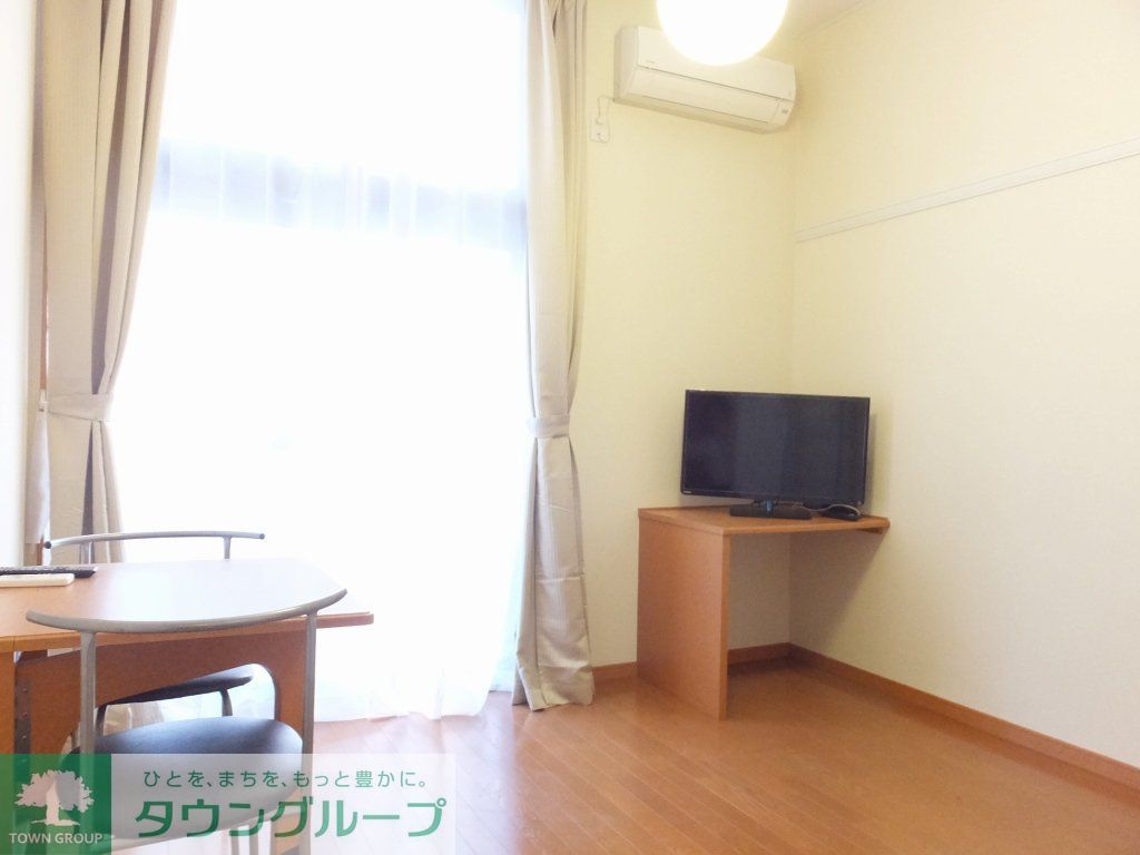 居室・リビング　１階床はフローリング仕様のお部屋です。