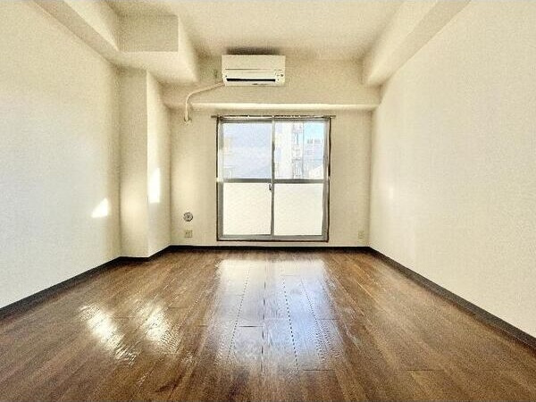 居室・リビング　※写真は同じマンションの違う部屋のものになります。