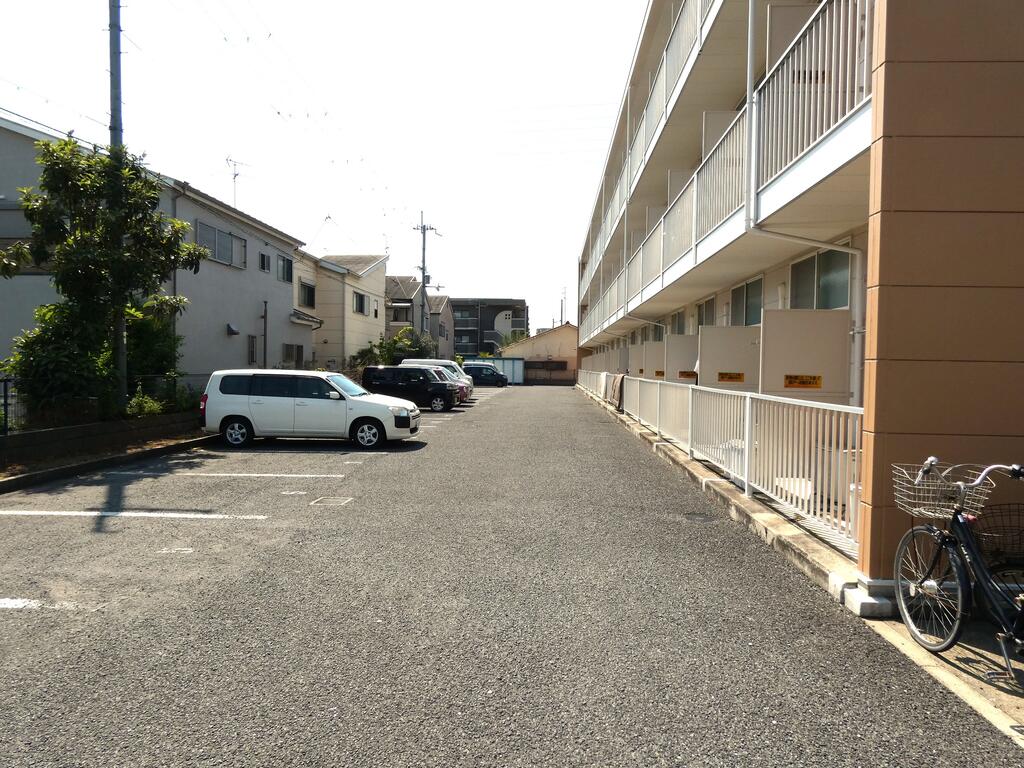 駐車場　敷地内に駐車場も完備です☆（要確認）