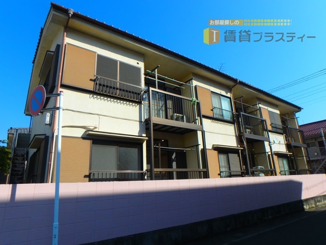 建物外観　閑静な住宅街に位置し、生活施設も充実です。