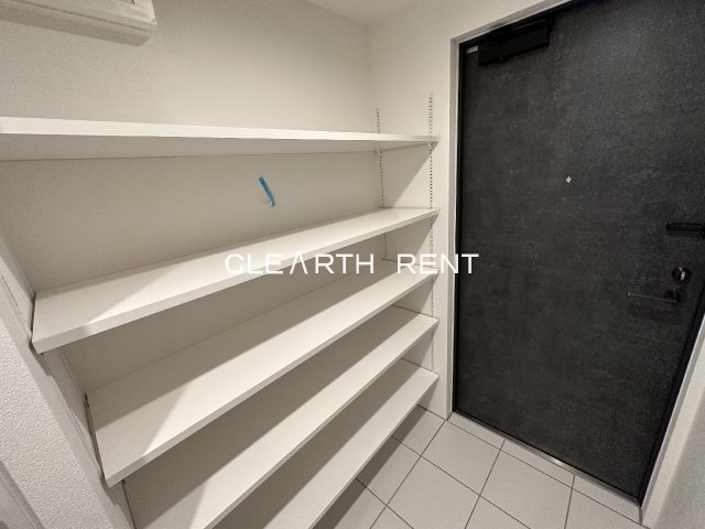 玄関　玄関シューズボックス