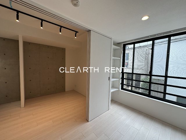 居室・リビング　☆弊社管理物件/仲介手数料不要×礼金ナシ/ネット無料☆