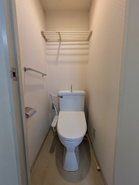 トイレ　※クリーニング前の写真です。