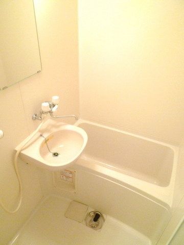 バス・シャワールーム　別部屋参考写真