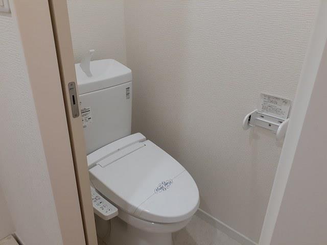 トイレ　温水洗浄暖房便座付トイレ