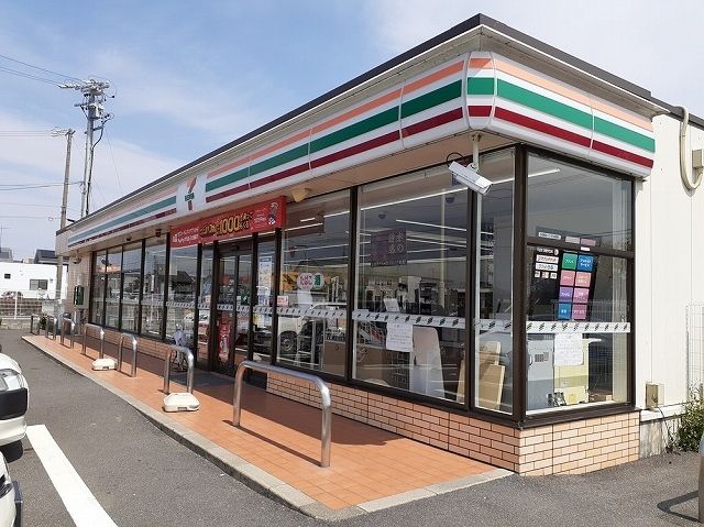 コンビニ　セブンイレブン竹鼻町丸の内店（コンビニ）まで450m