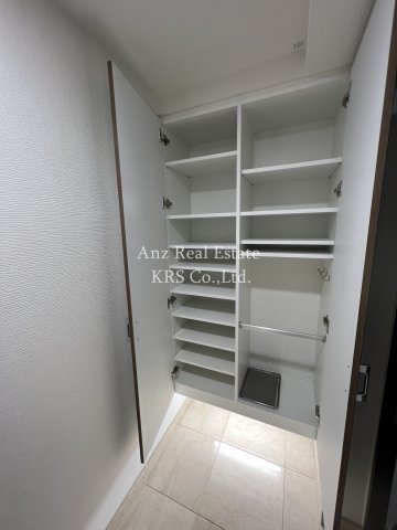 リーガル靭本町の玄関写真