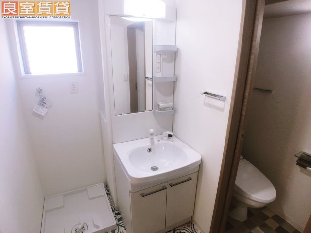 洗面設備　※写真は同物件の別部屋のものを流用しております。現状を優先し