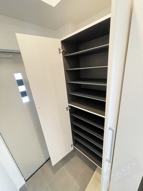 玄関　同施工会社の同仕様写真です。