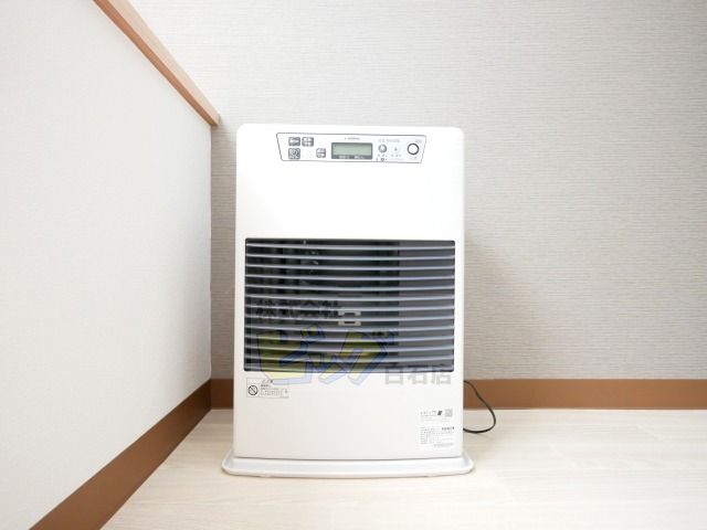 その他　冬は暖かく経済的な灯油ストーブがついています♪