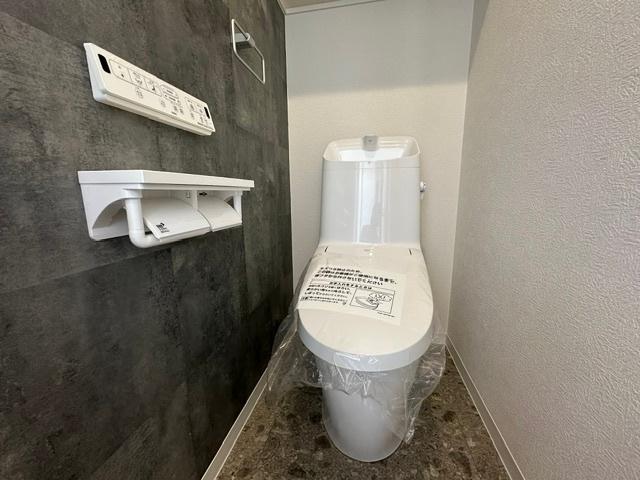 トイレ　もちろん温水洗浄トイレです！