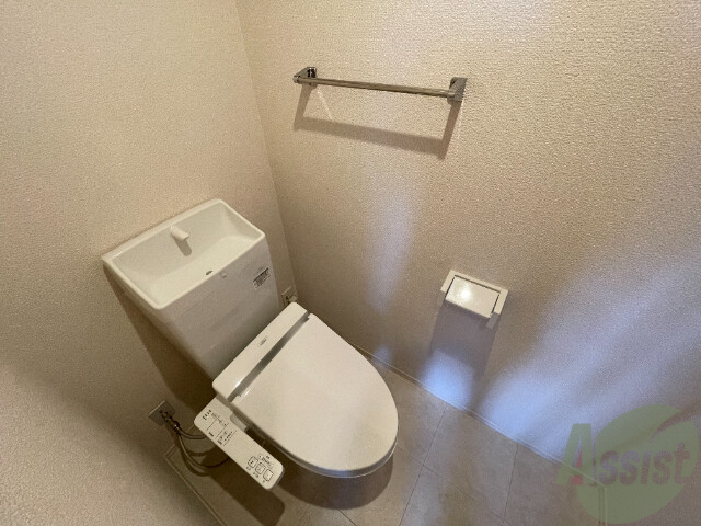 トイレ　ウォシュレット機能がついたトイレ。安心して使用できますね。