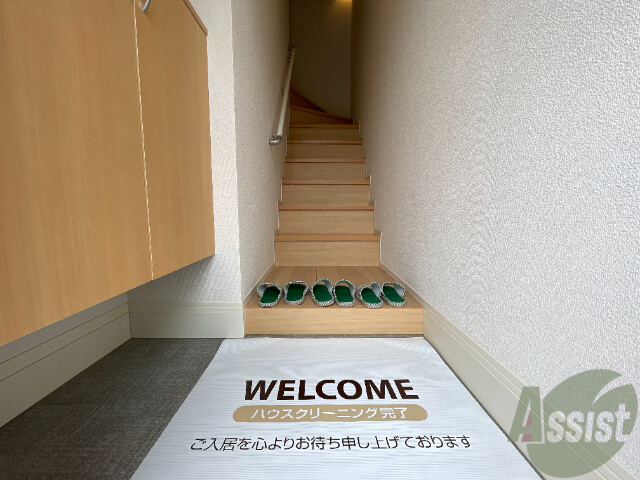 玄関　玄関からの様子を撮影してみました。動線になります。