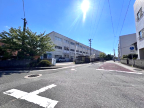 小学校　徳島市城東小学校（小学校）まで425m