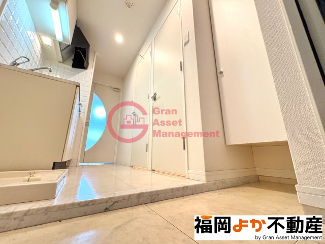 玄関　収納もある玄関です