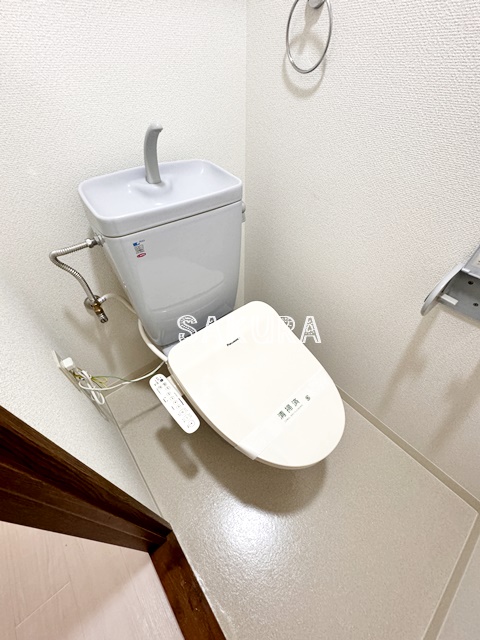 トイレ　嬉しい温水洗浄便座♪