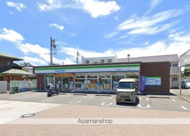 コンビニ　ファミリーマート（コンビニ）まで1103m