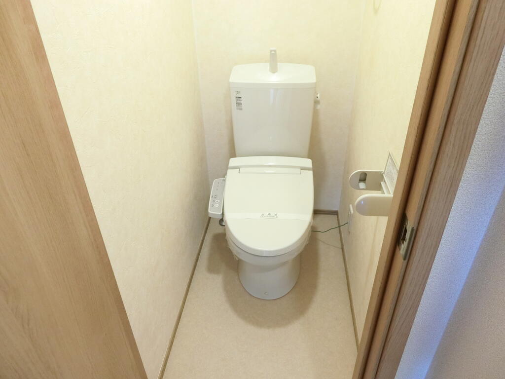 トイレ　内観写真・動画・パノラマは同アパート中部屋のものです