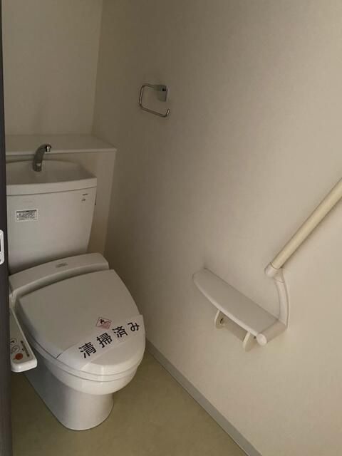トイレ　別タイプ部屋　参考写真です