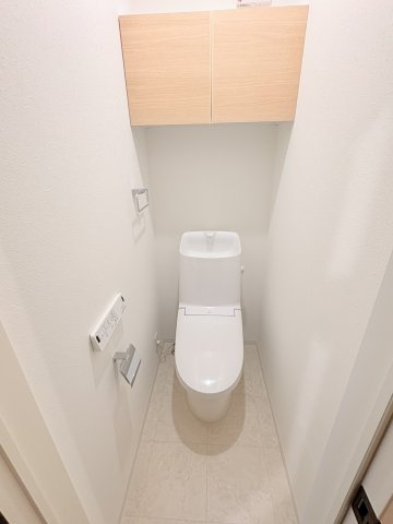 六浦3丁目新築アパートのトイレ写真